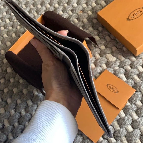 NWT Authentic Tod’s Leather Men's Bifold Wallet - Picture 6 of 7